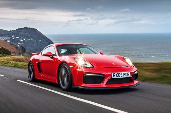 Всяко поколение на този модел ще свърши работа, но в този случай взимаме първото. Голяма част от дефицита на мощност на прехваления GT3 беше компенсиран от по-добро разпределение на теглото и по-ниска обща маса. Изключителна кола за шофьори - за малка част от цената на 911.